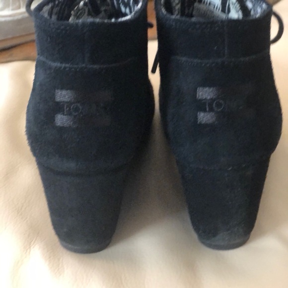 TOMS Suede Lace Up Bootie - Picture 4 of 7